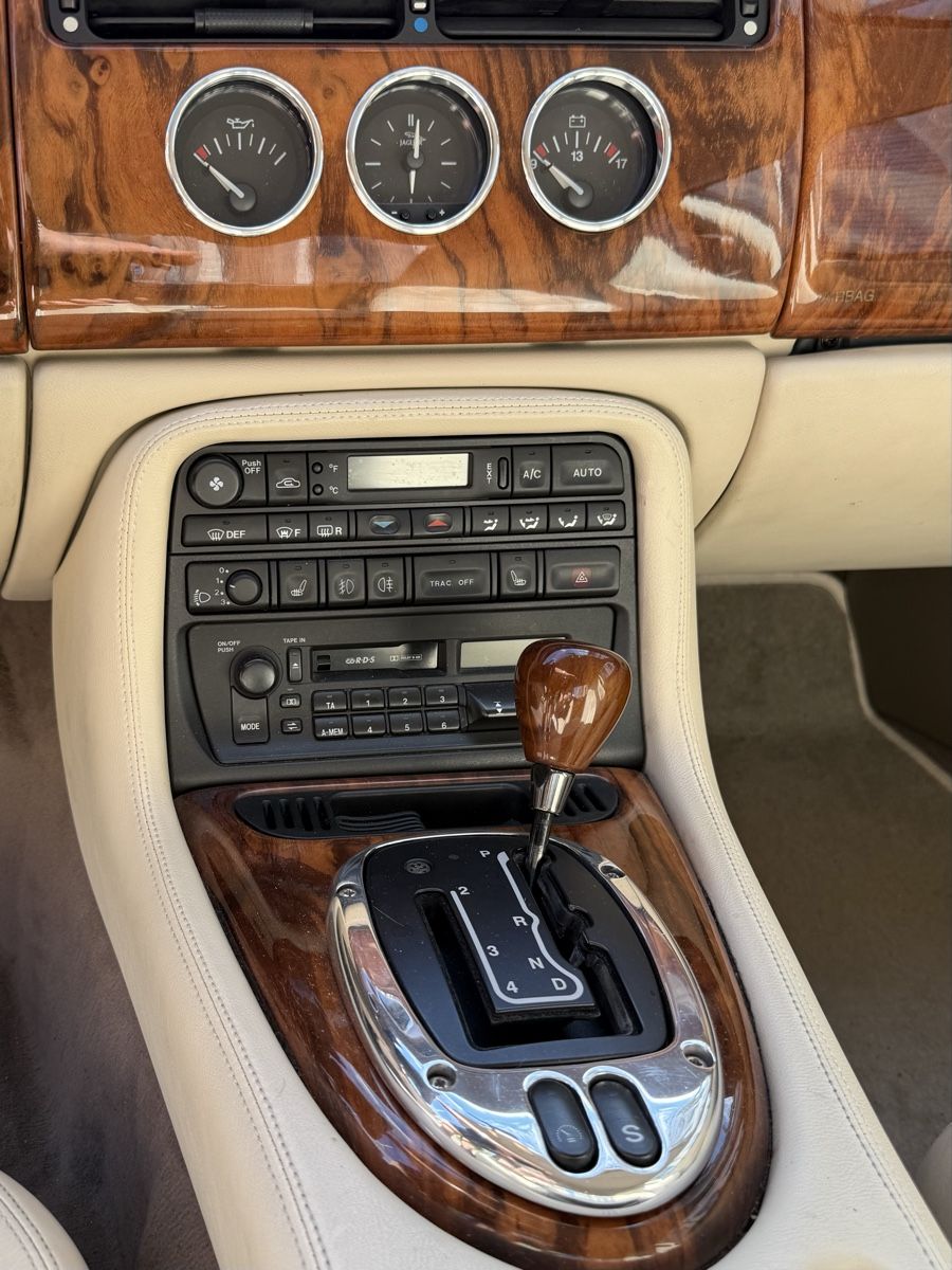 Jaguar Automobili: Jaguar XK8 – Usato da Grabs venduto da jups10 5