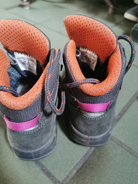 Lowa Scarpe per ragazzi: Lowa Wanderschuhe Gr29 Gortex – Usato da Riehen venduto da LaurJer 2