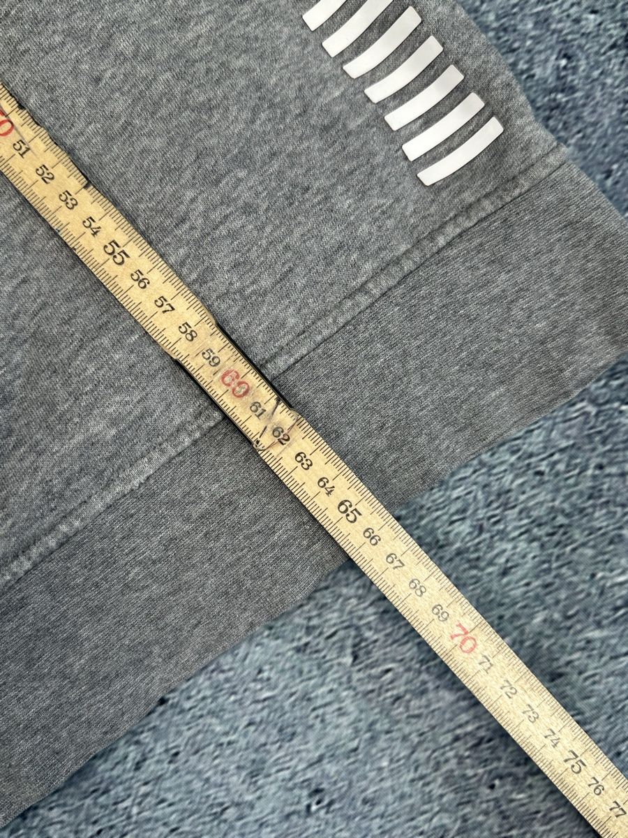 Armani Maglioni & Felpe: Grauer EA7 Emporio Armani Pullover  – Usato da Luzern venduto da 041Vintage 6