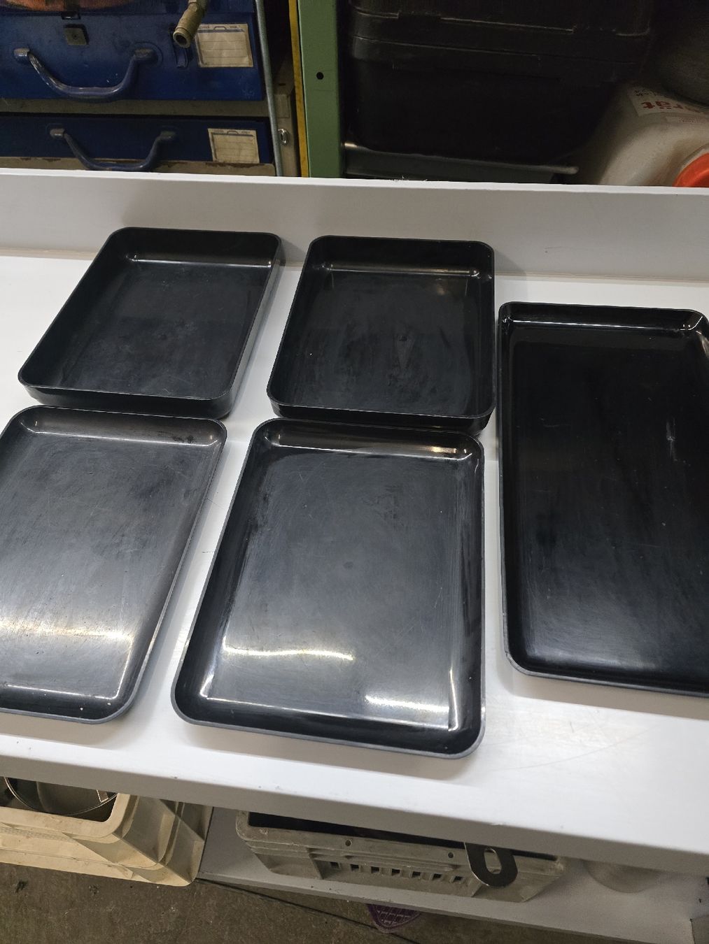 Piatti di portata: Schwarze Kunststofftabletts ##62 – Usato da Wuppenau venduto da Gastro.Wuppenau
