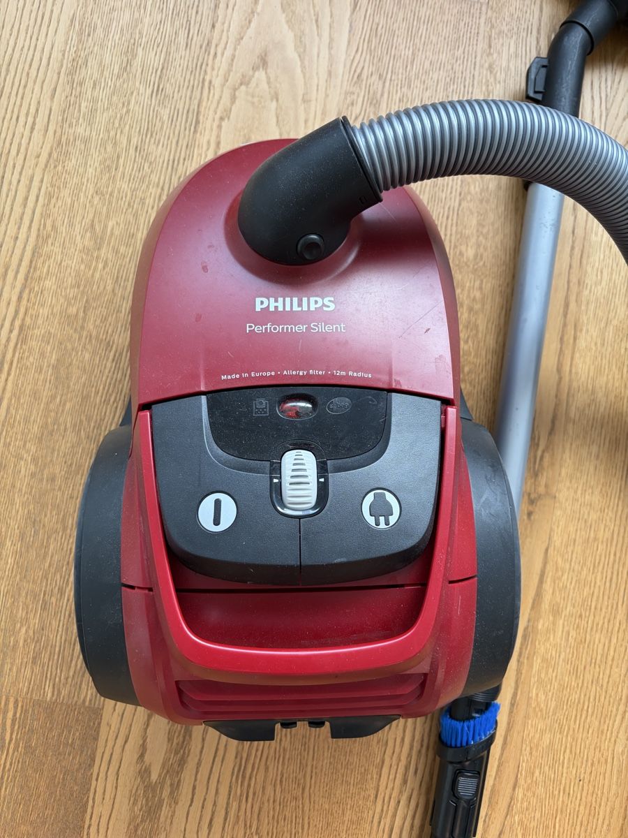 Philips Aspirateurs & Accessoires: Staubsauger Philips Performer Silent – D'occasion à Bern par jeanine_bieri 1