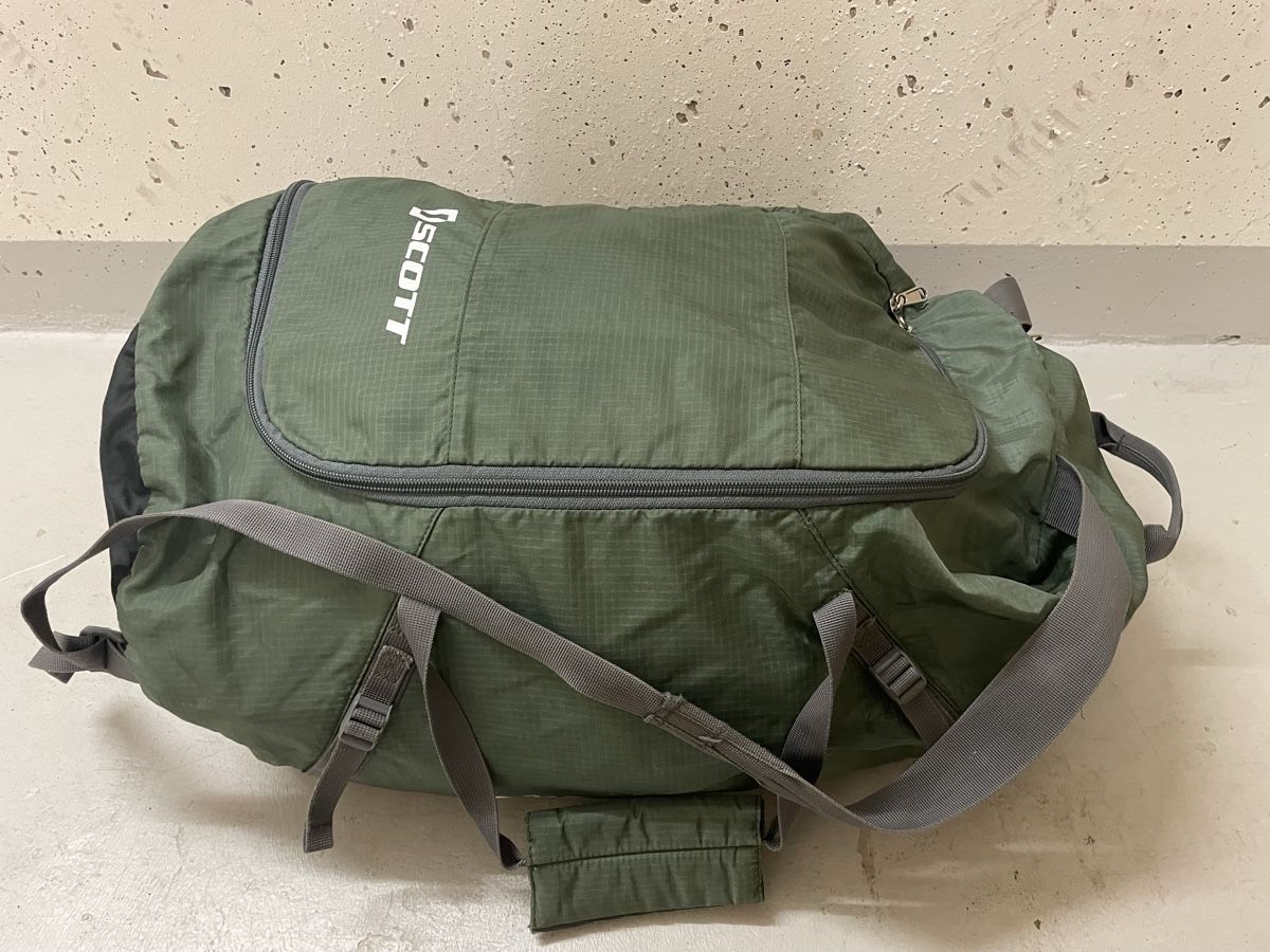 Scott Borse: Scott duffel – Usato da La Tour-de-Trême venduto da jul_l8fs 1