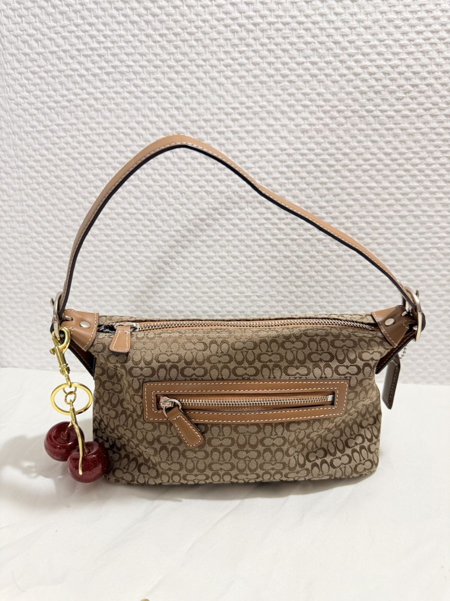 Coach Sacs femmes: Y2K Coach Mini CC Pochette Handbag  – D'occasion à Geneve par DarlingVintage