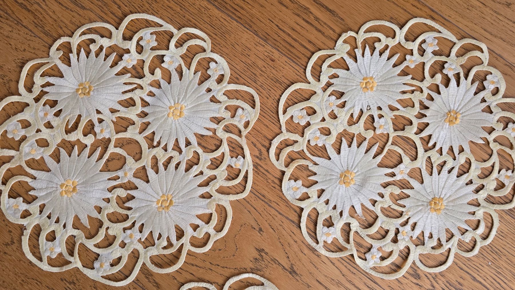 Sottobicchieri: Deckeli Edelweiss, bestickt 4er Set – Nuovo (secondo la descrizione) da Wabern venduto da Irakene 5