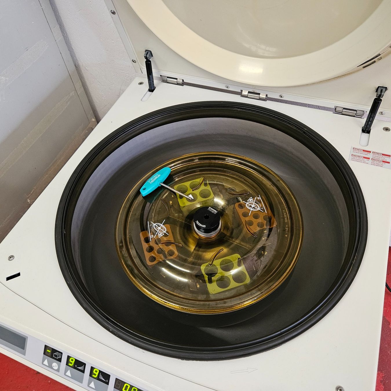 Tutte le macchine: HERAEUS MULTIFUGE MK 4 – Usato da Niederdorf venduto da LeptonAG_Labor 3