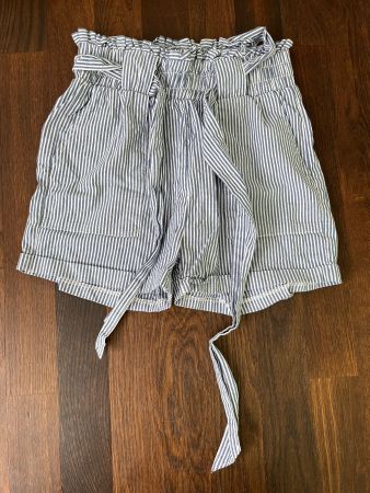 Kurze Hose/Shorts gestreift von Only, Grösse XS, mit Gürtel