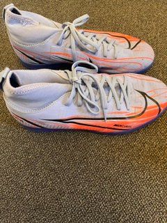 Scarpe da uomo: Nike, Turn-/Hallenschuhe, lila – Usato da Winterthur venduto da ricarma