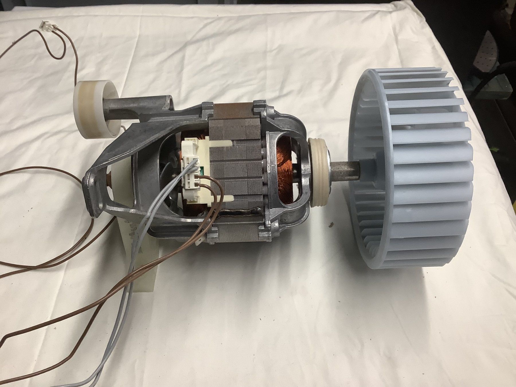 Motori: ELEKTRO MOTOR MIT LÜFTERWALZE – Usato da Glarus venduto da Mdelphi 1