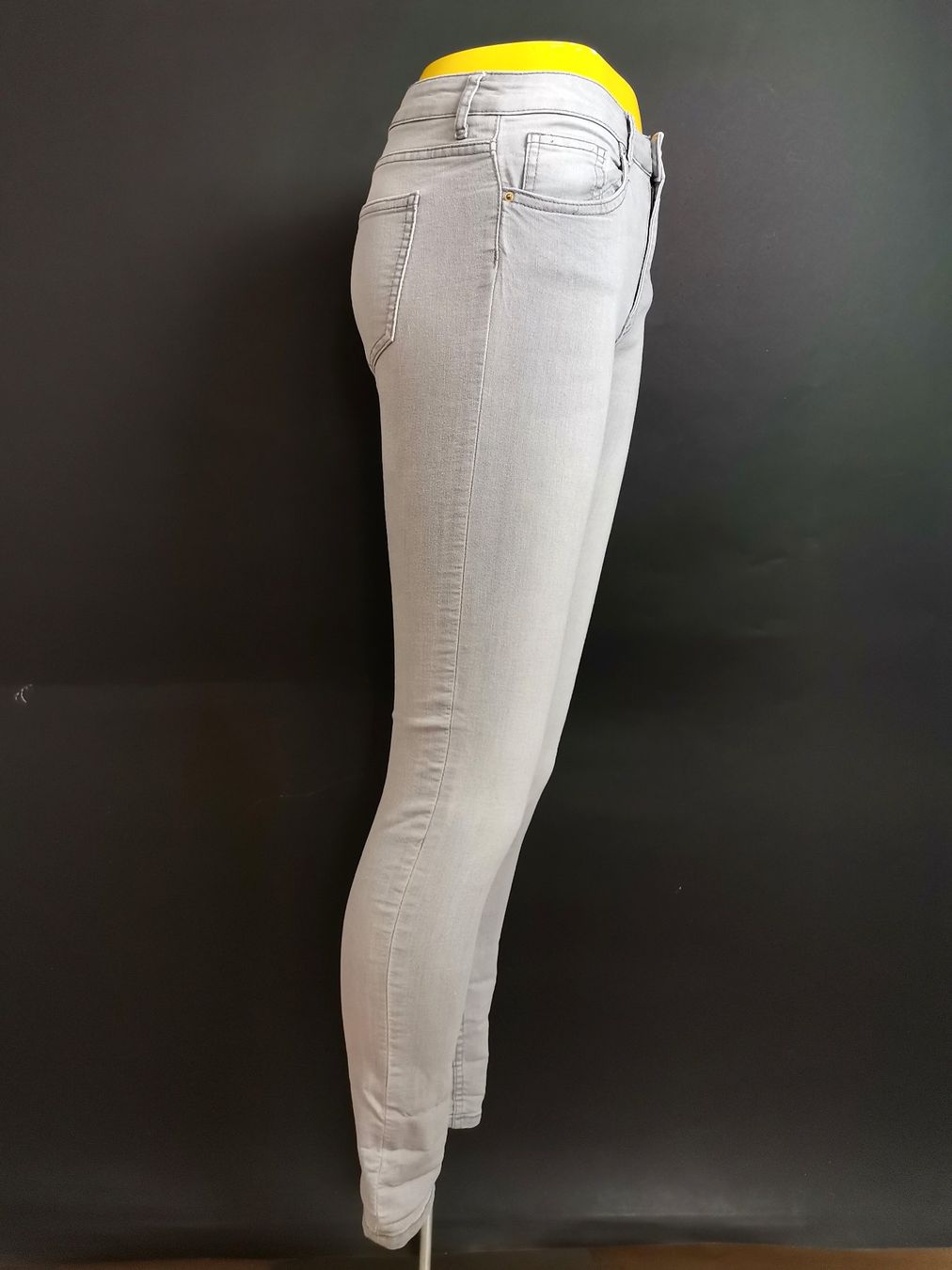 H&M Jeans: H&M Jeans – Usato da Schaffhausen venduto da Restwert_SH 2