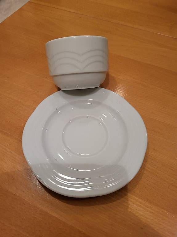 Set di piatti: Langenthal Kaffeegeschirr – Usato da Wil SG venduto da sus_959d 1