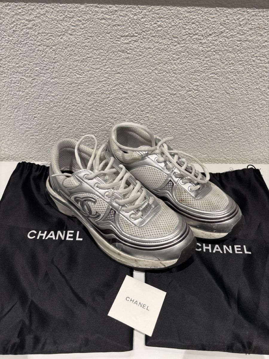 Chanel Scarpe da uomo: Chanel Sneaker Gr. 43 – Usato da Windlach venduto da ssp_k9j9
