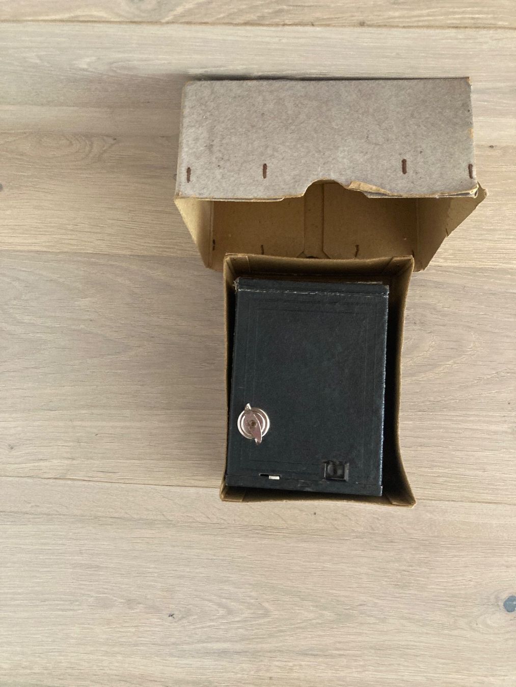 Kodak Fotocamera: Kodak Brownie Box Kamera – Usato da Zollikofen venduto da gamel01 5