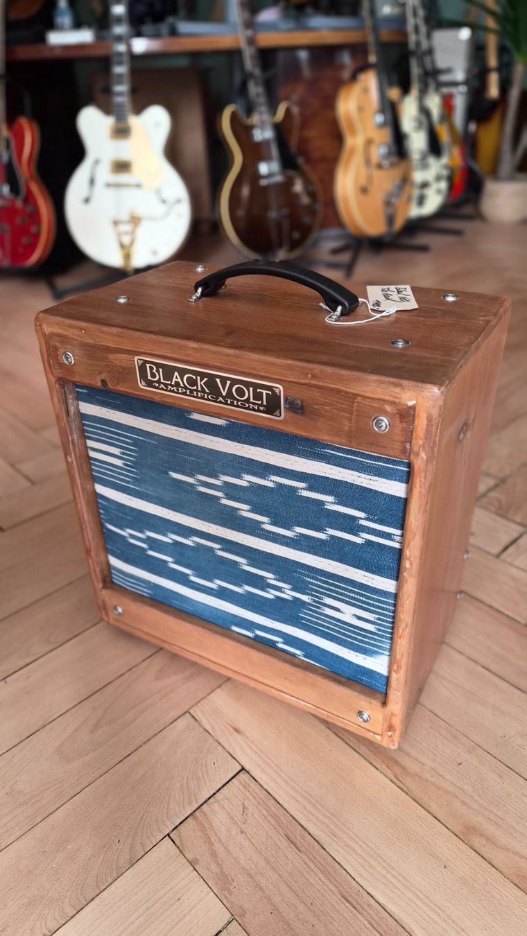 Strumenti musicali: Black Volt The Hawk – Usato da pieterlen venduto da AntonelloGuitars 1