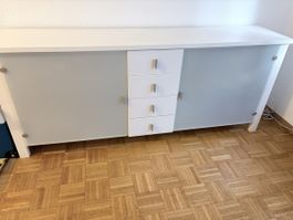 Weisses Sideboard mit Glastüren und Schubladen, Top Zustand