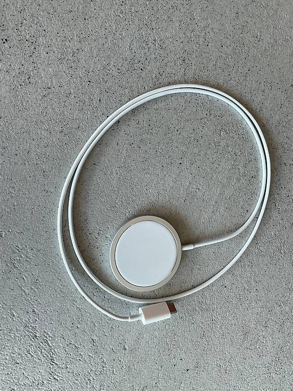 Apple Caricabatterie: Apple MagSafe Charger – Usato da St-George venduto da alaixee