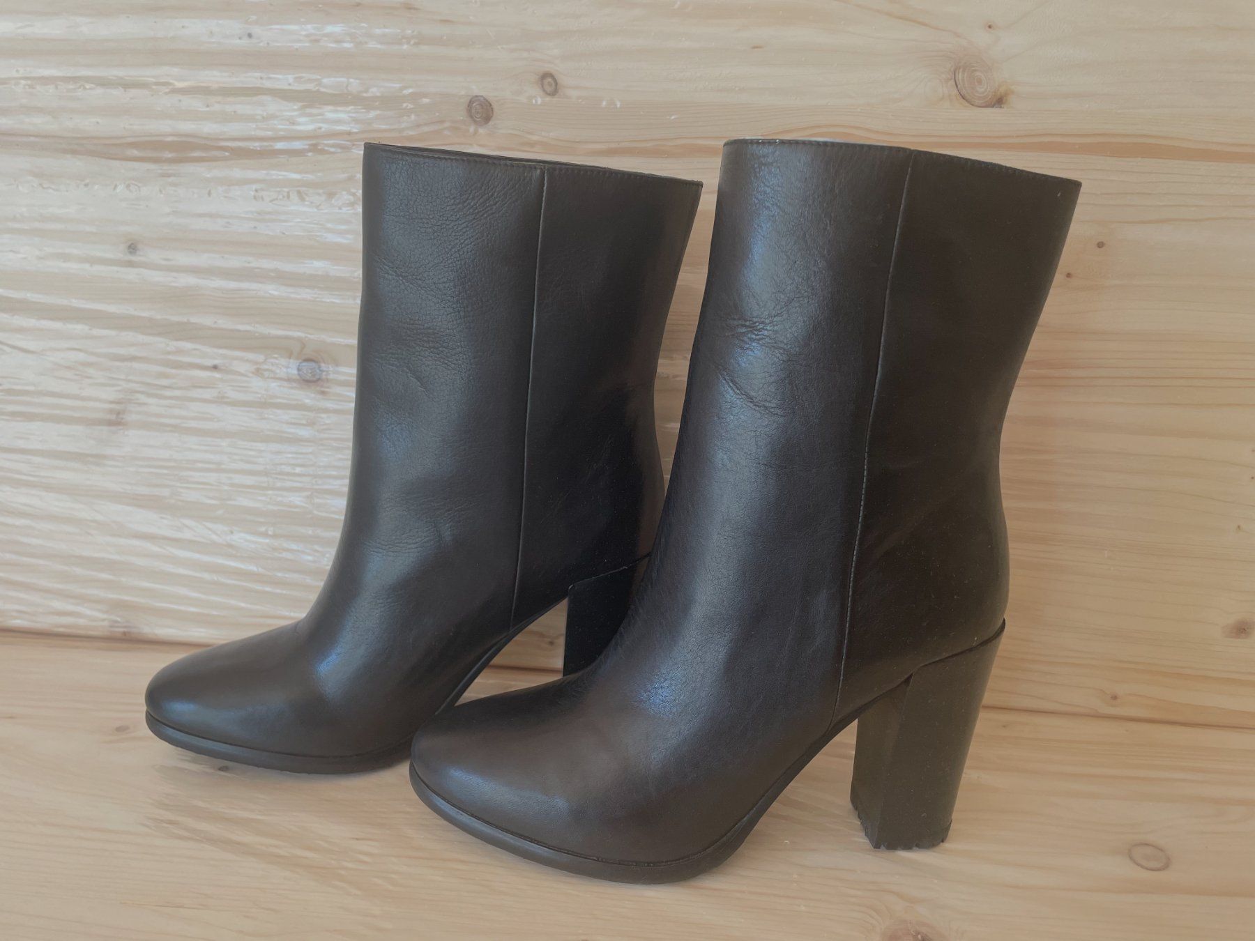 Scarpe da donna: Bottines noires à talon, pointure:40, neuve – Nuovo e nell'imballaggio originale da Carouge GE venduto da ynj_8ndx 1