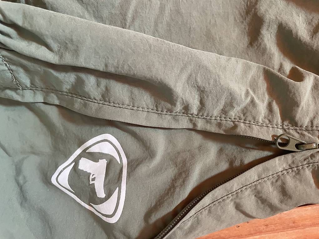 Pantaloni: Athlez Trackpants/Olivgrün/L – Usato da Köniz venduto da oli_82p6 3