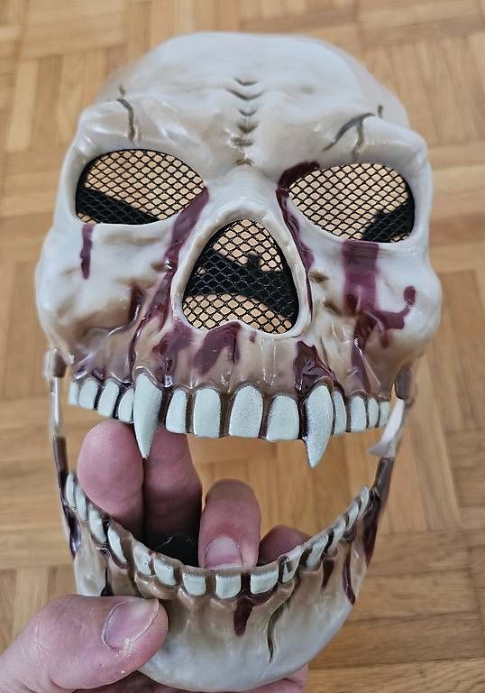 Masken: Gruselige Vampir Schädelmaske – Gebraucht aus Münchenbuchsee von Bussistyle 1