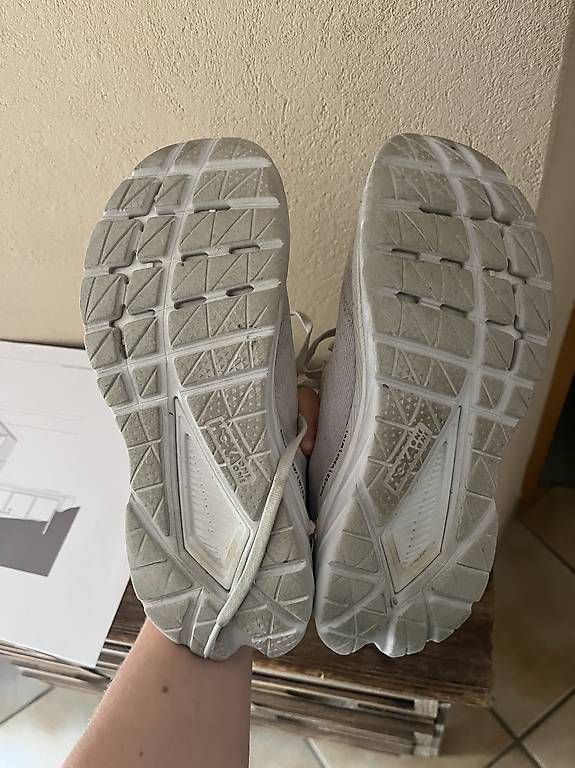 Scarpe da donna: Hoka Laufschuh Arahi – Usato da Buttisholz venduto da Katja_H
