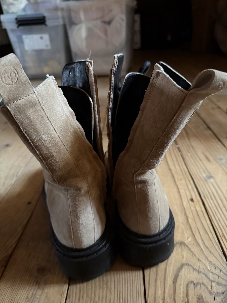 Massimo Dutti Damenschuhe: Wildleder Boots, beige, Gr. 38 – Gebraucht aus Schlieren von Gabrielakom_ 2