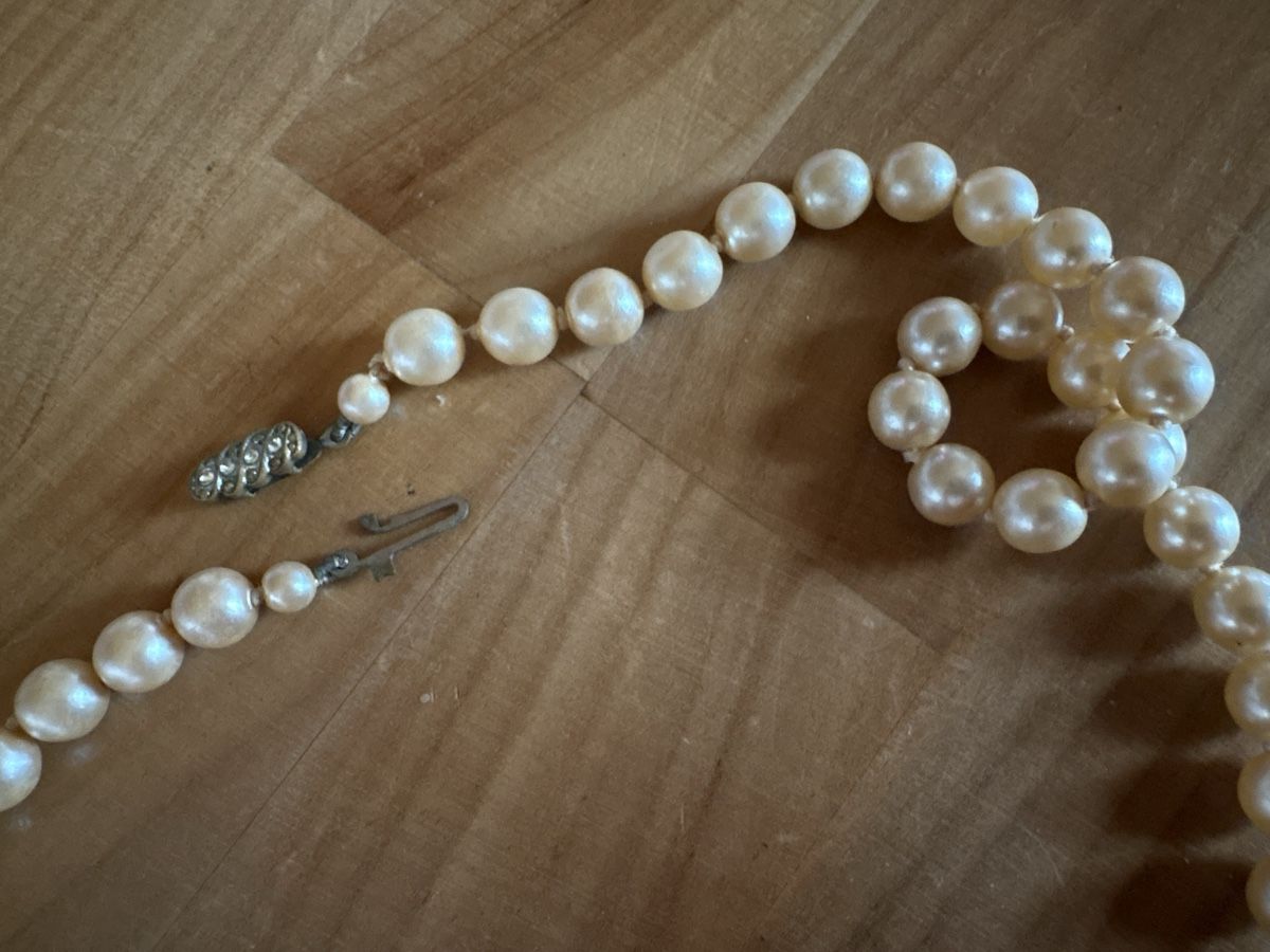 Catenine: Modeschmuck Perlenkette – Usato da Rümlang venduto da Fledermaus35 1