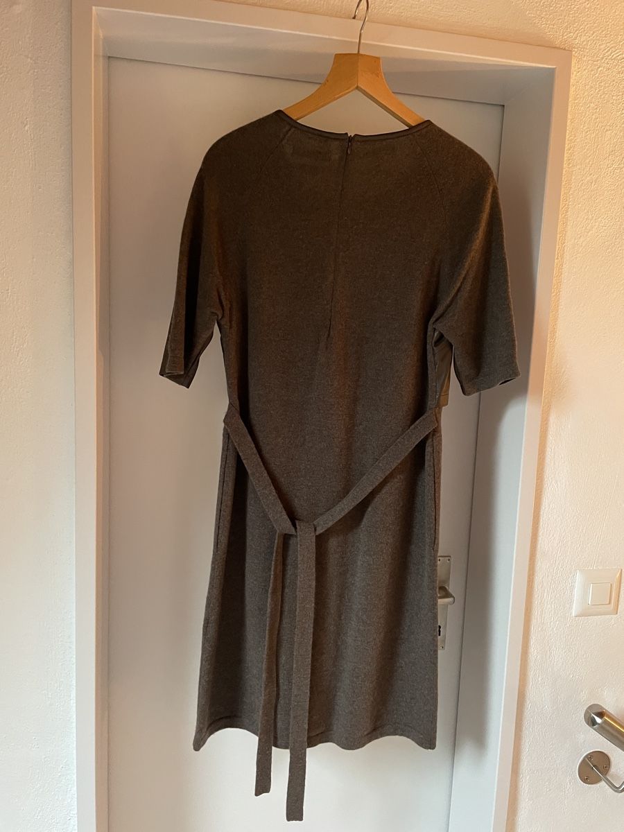 Max & Moi Vestiti: Cashmere Kleid mit Leder Grösse M neu – Nuovo e nell'imballaggio originale da Buch am Irchel venduto da TT65 5