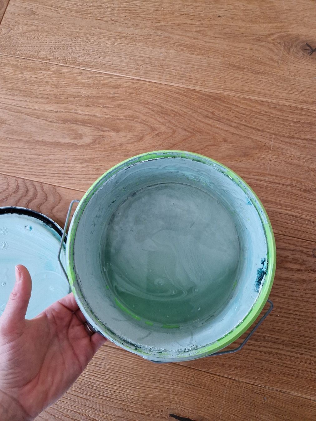 Colori: Caparol Wandfarbe Innenräume mintgrün – Usato da Eschenbach SG venduto da SanFranciscoCalifornia 2