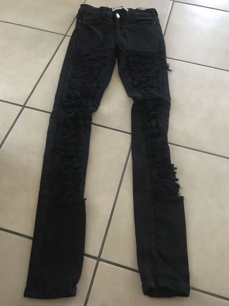 Hosen: Mädchen Damen Jeans Hose schwarz 34 – Gebraucht aus Bergdietikon von antovale