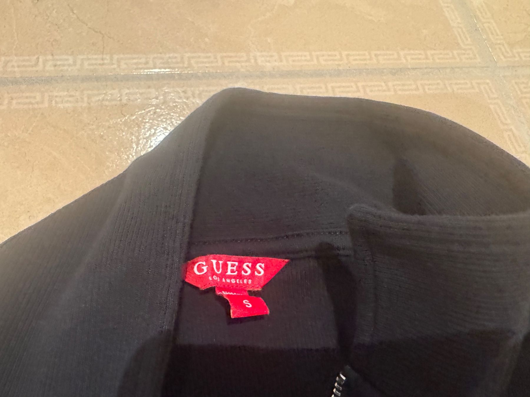 T-shirt: Guess NWT weiches Shirt, S – Usato da Klingnau venduto da Markus14 3
