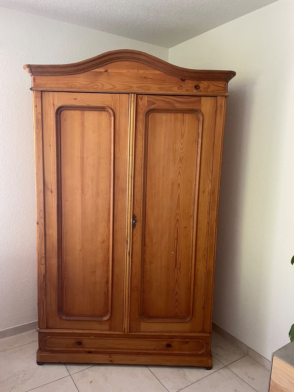Armoires: Schrank – D'occasion à Bubikon par wun_2hkf
