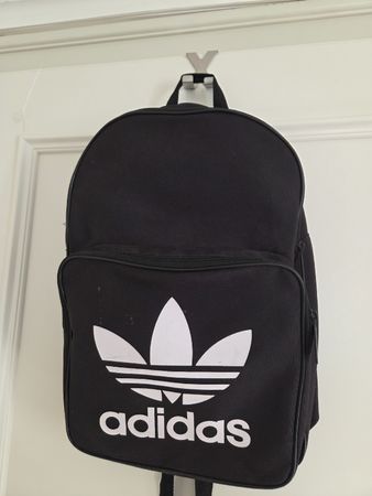 Rucksack Adidas Trefoil schwarz mit Reissverschluss