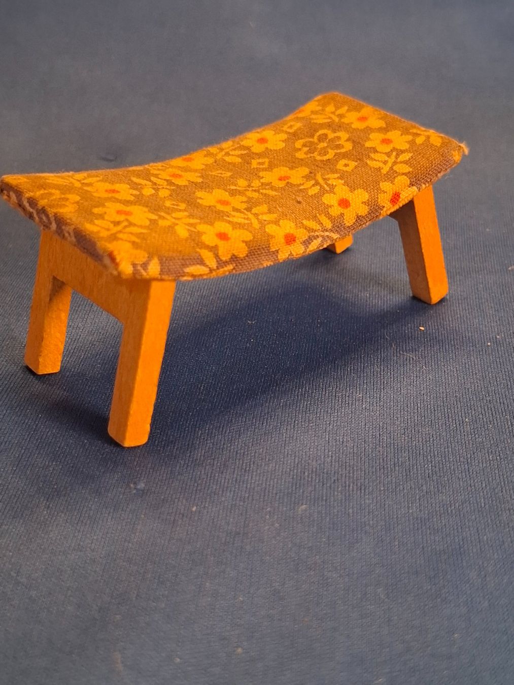 Case e mobili per bambole: Puppenhaus Vintage Hocker 1960er – Usato da Schlieren venduto da Svenja7 9