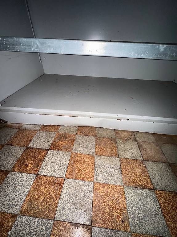 Armoires: Grosser Metallschrank – D'occasion à Münchwilen AG par me2work 3
