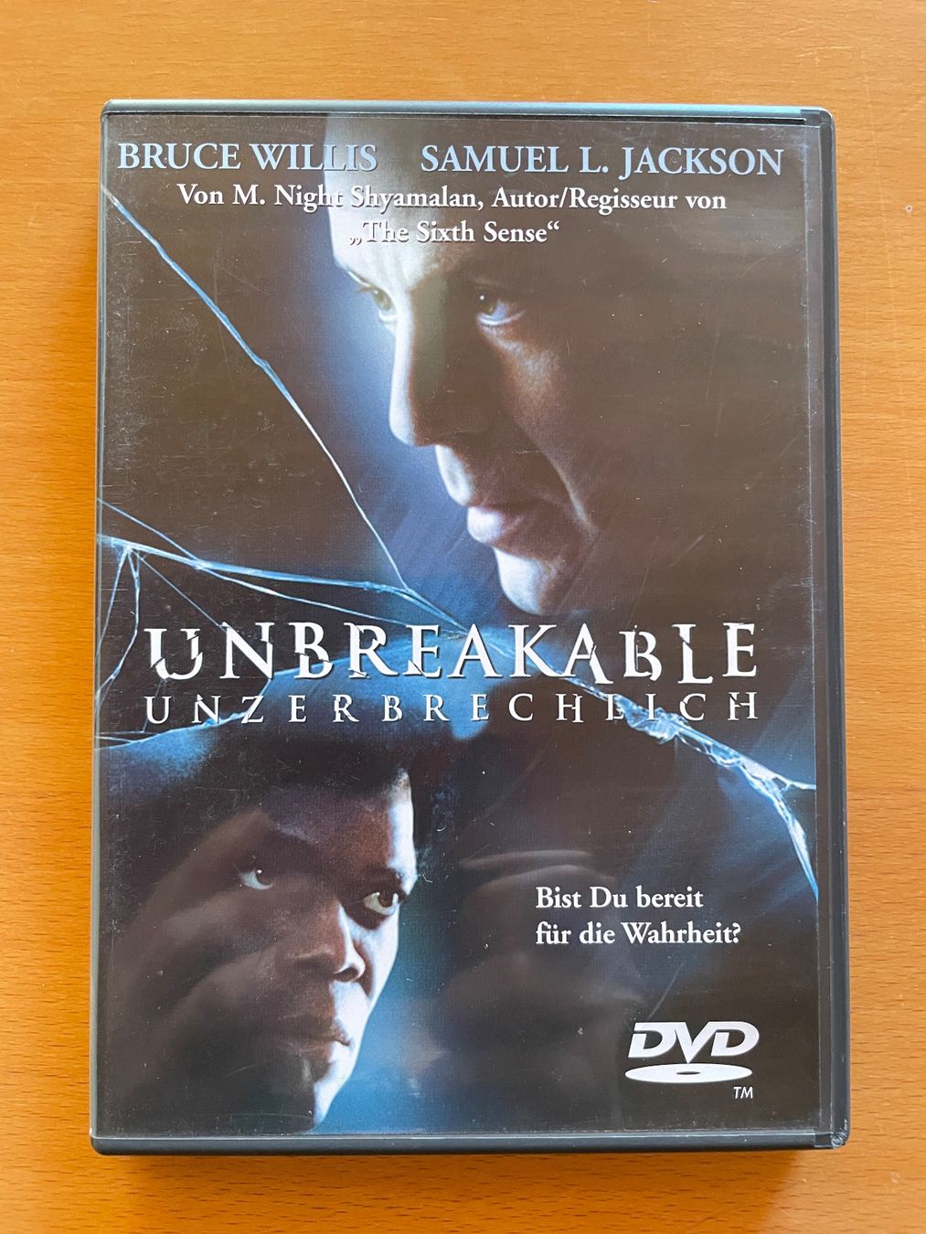 Tutti i DVDs: DVD Unbreakable - Unzerbrechlich mit Bruce Willis – Usato da Rickenbach BL venduto da Morlog