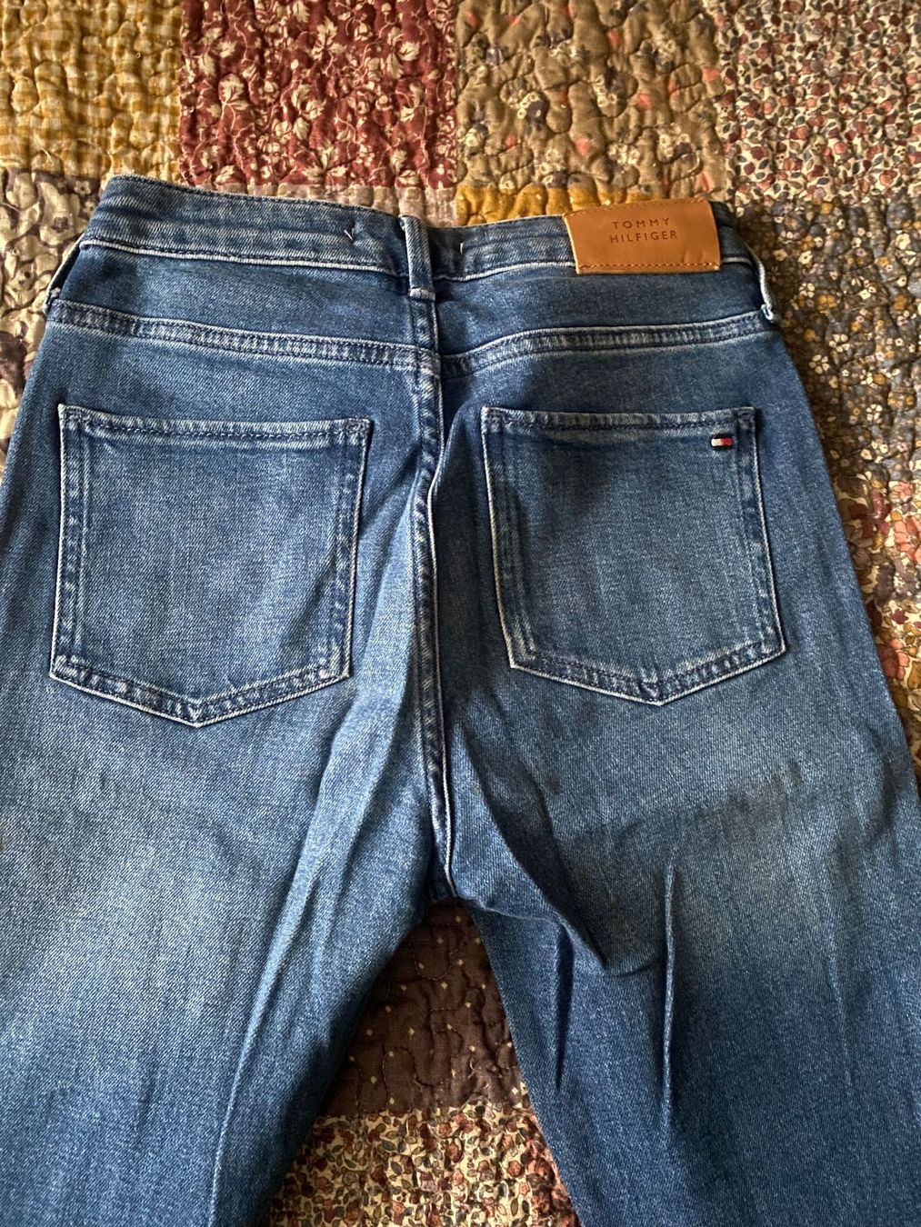 Tommy Hilfiger Jeans: Jean Tommy Hilfiger – Usato da Fribourg venduto da cat_prf9 3