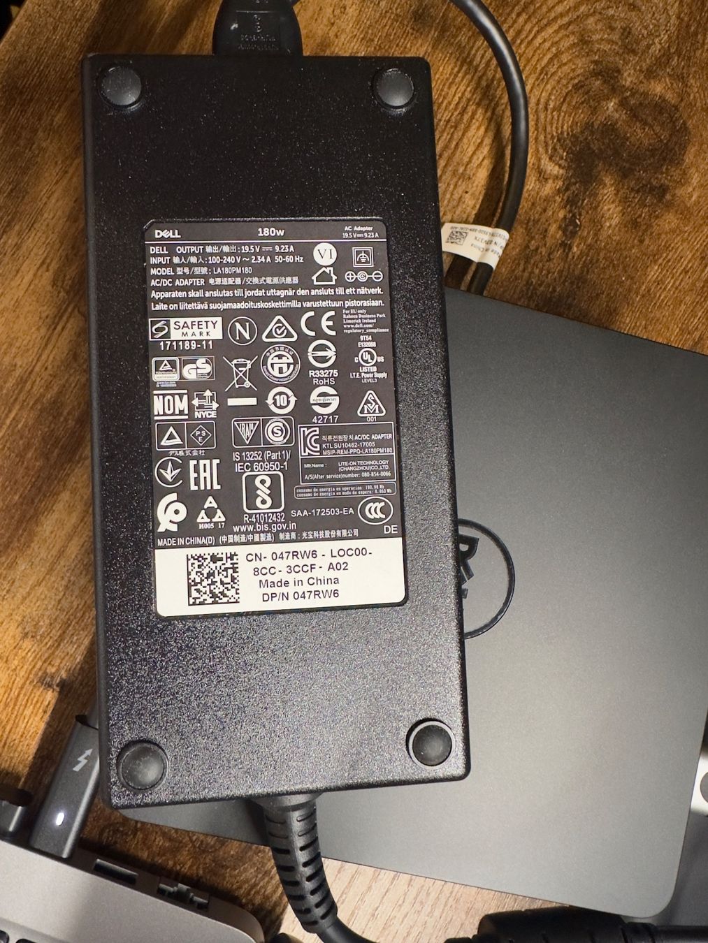 Dell Docking station: Dell TB16 Dockingstation mit 180W Netzteil – D'occasion à Winterthur par ngk1hor 2