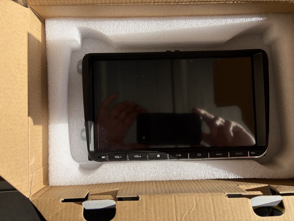 Radios: 2 Autoradio mit Navi – Gebraucht aus Meggen von Seafood 5