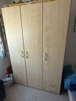 Kleiderschrank