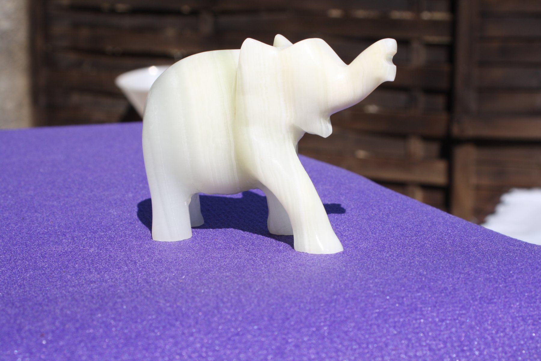 Figurines: ELEFANT JADE? – D'occasion à Wauwil par Pneuedy 9