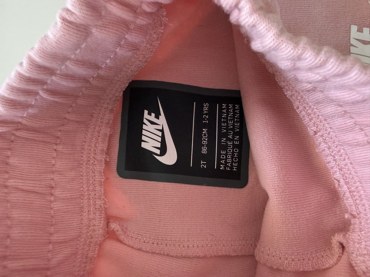Nike Jumpsuits: Tuta Nike Fleece bimba – D'occasion à Bellinzona par mon_2wjn 2