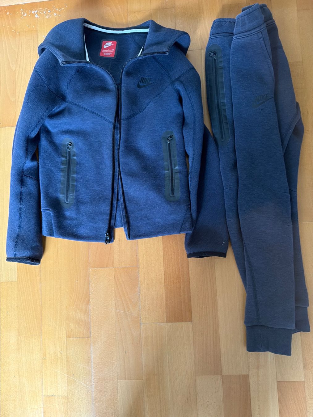 Nike Vestes & Manteaux: Veste Nike Tech Fleece  S – D'occasion à Onex par Admin1 4