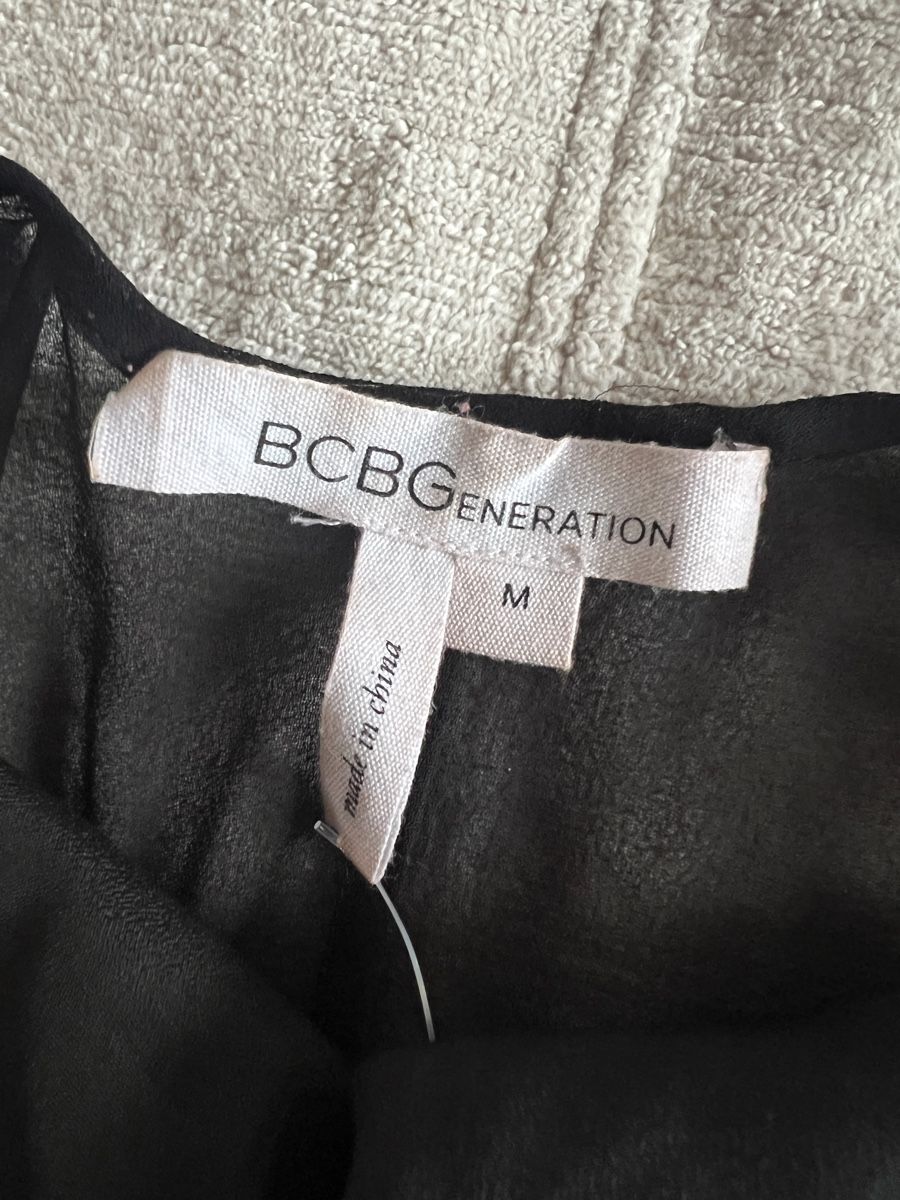Vestiti: Robe noire de soirée BCBG Generation col Claudine en sequins – Usato da Lausanne venduto da Stephaniesdressing 5