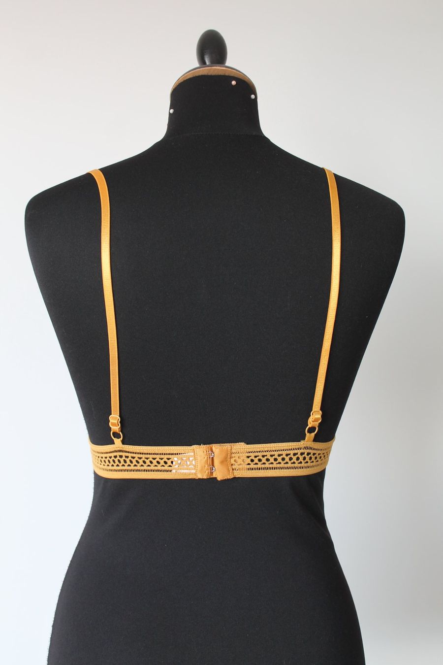 Altra biancheria intima: Ravissant soutien-gorge 75B – Usato da Chez-le-Bart venduto da jasse 1