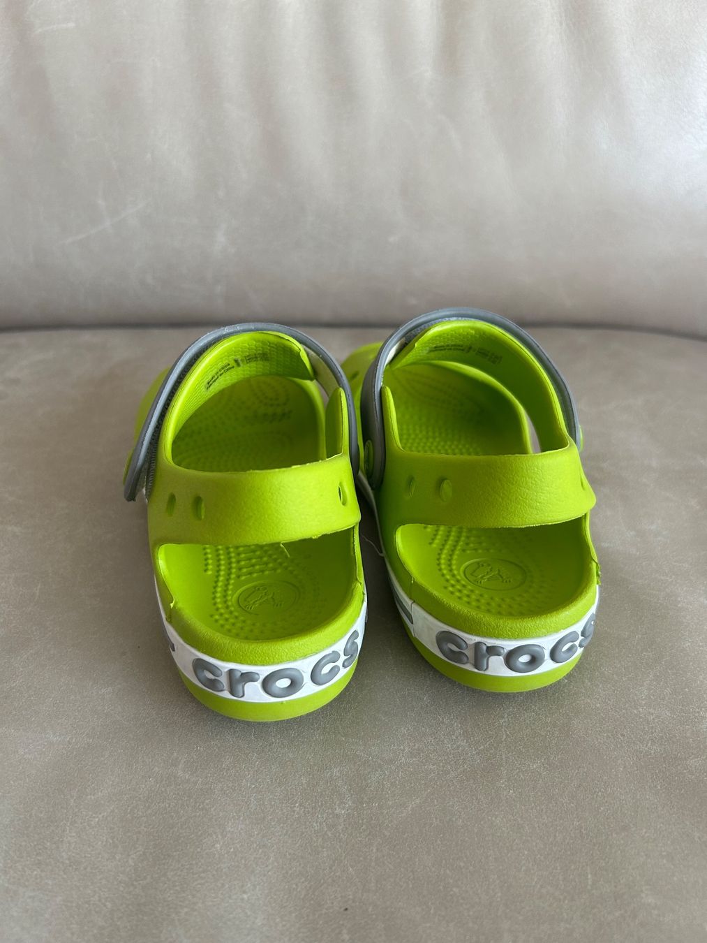 Crocs Scarpe per ragazzi: Kinder Crocs Sandalen Gr. 30-31 FAST NEU – Usato da Wädenswil venduto da LS777 2