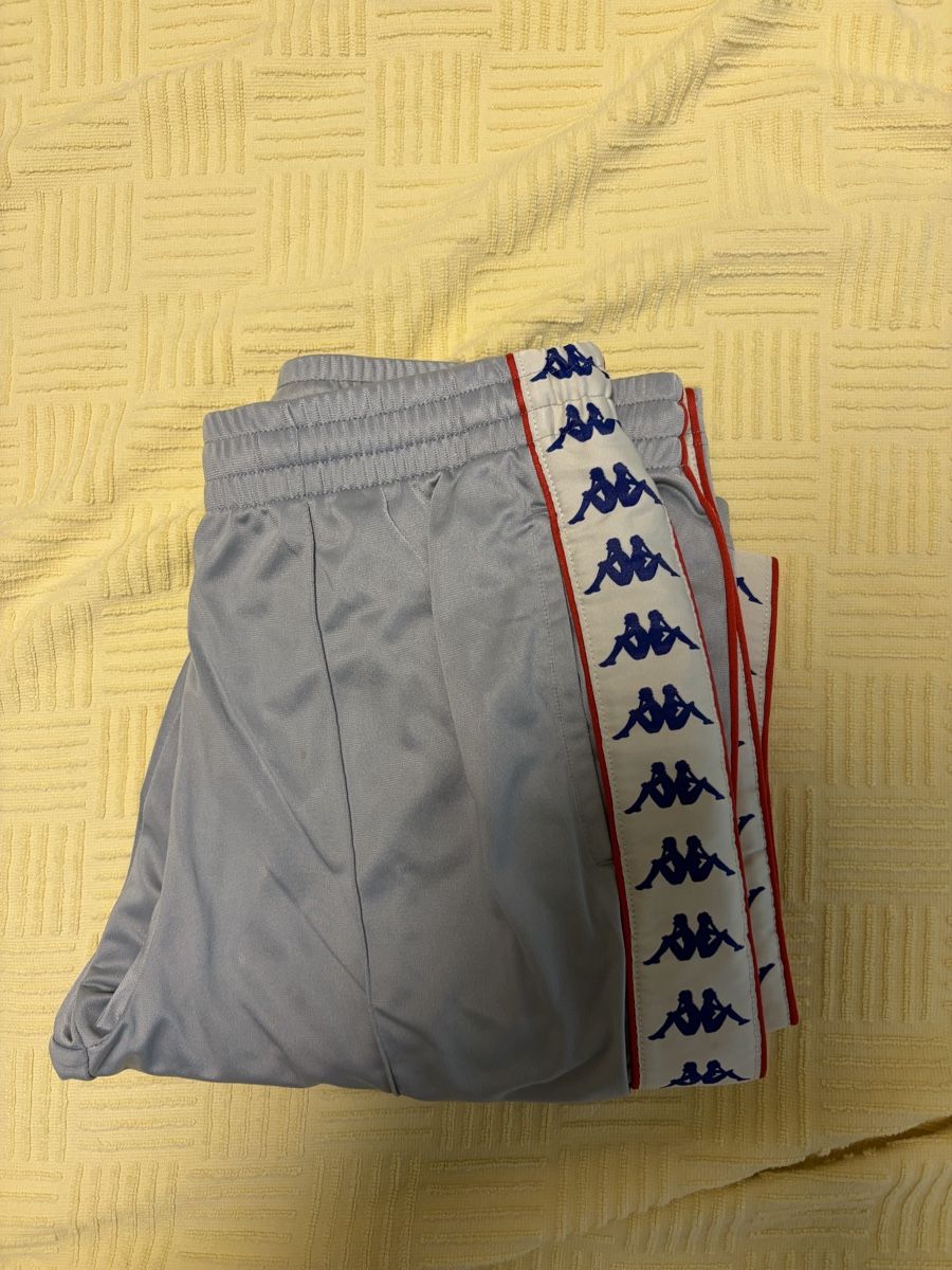 Kappa Hosen: Kappa Sporthose mit Logo-Streifen hellgrau Grösse M – Neu (gemäss Beschreibung) aus Rüdlingen von mil_ml7h