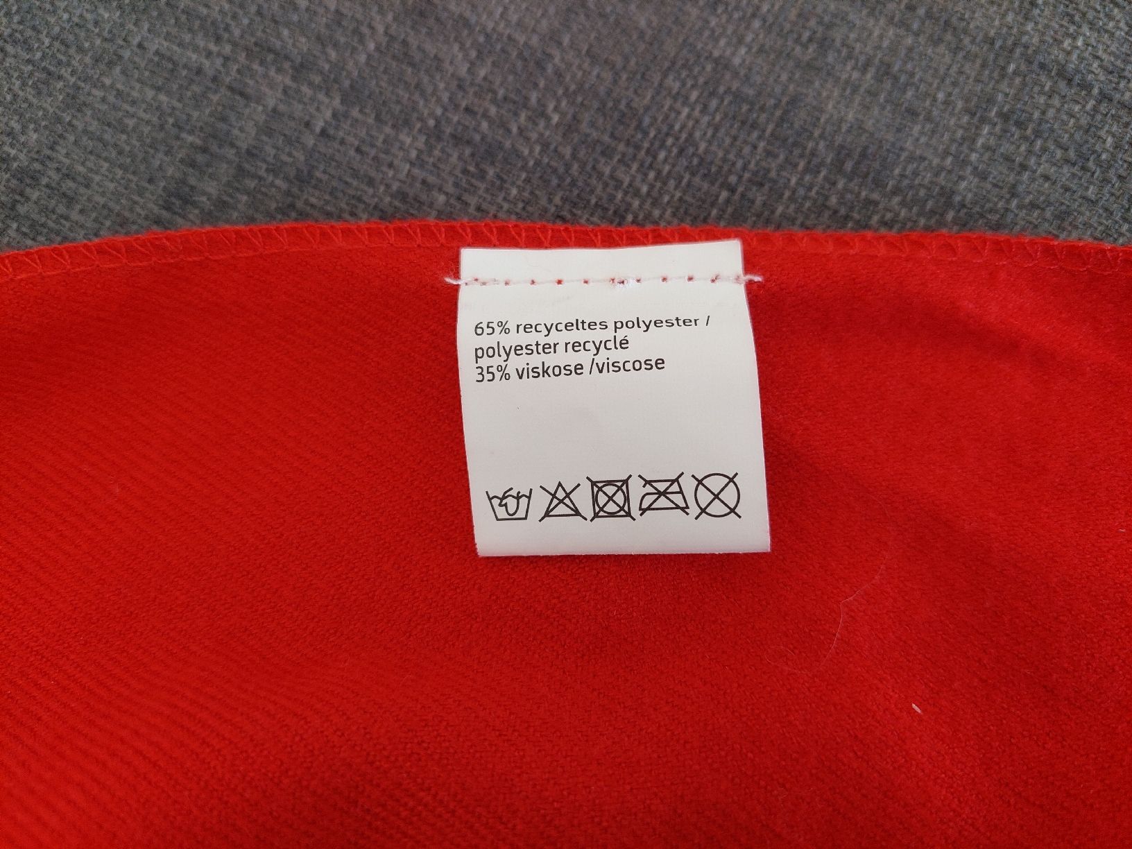 Foulards, Tücher & Schals: Roter Schal von Manor Woman – Gebraucht aus Thun von mar_5px8 3