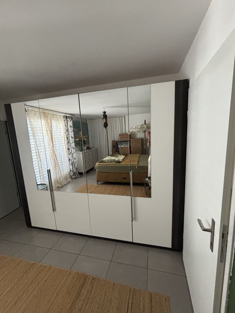 Armoires: Kleiderschrank – D'occasion à Rümlang par myBMW 1