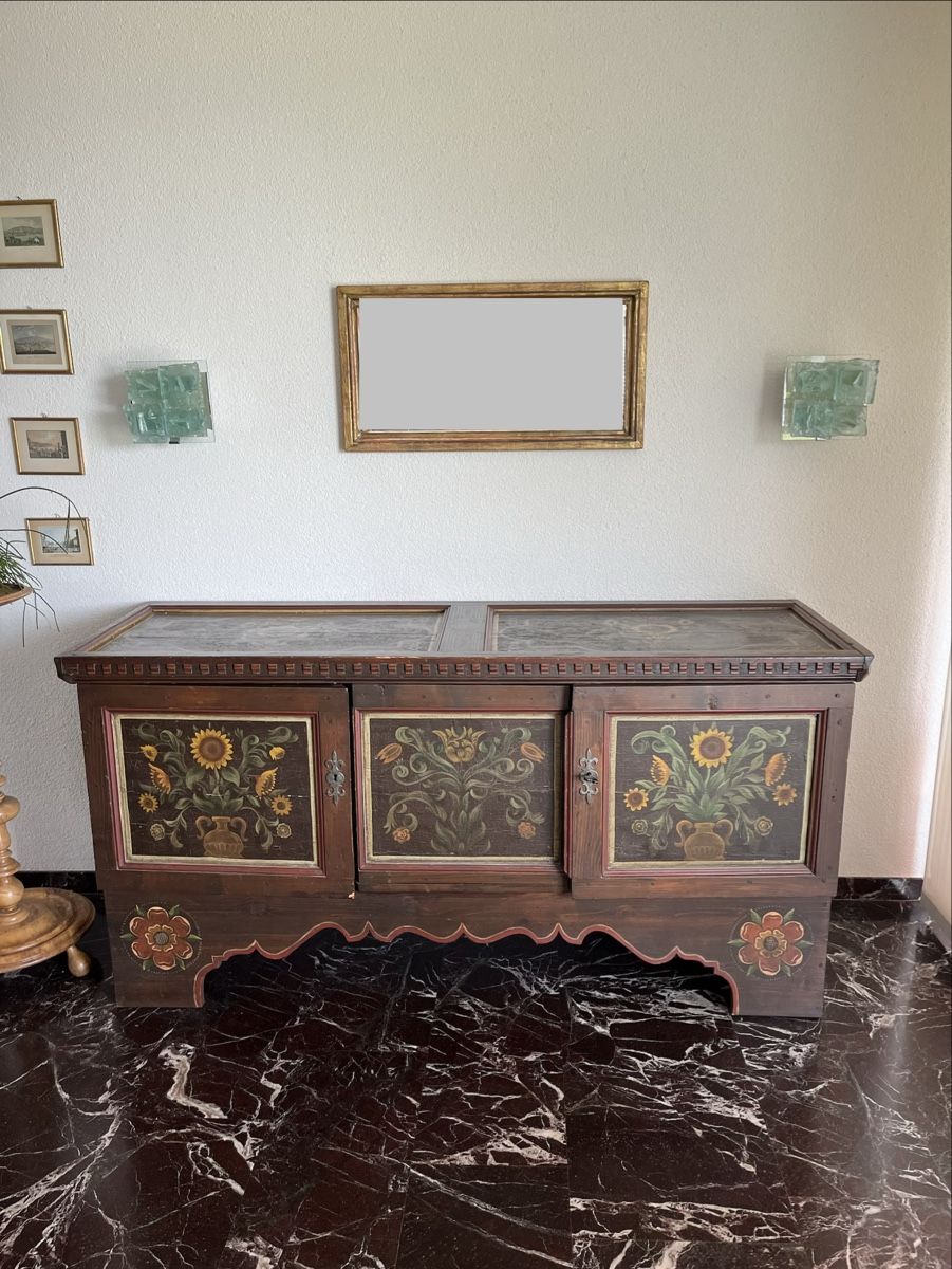Credenze: Antiker Bauernschrank mit Blumenmalerei – Usato da Meggen venduto da Ricardofrank 4