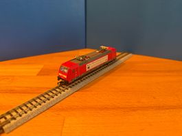 Minitrix E-Lok BR 146.2 DB "Baden-Württemberg“ in Rot