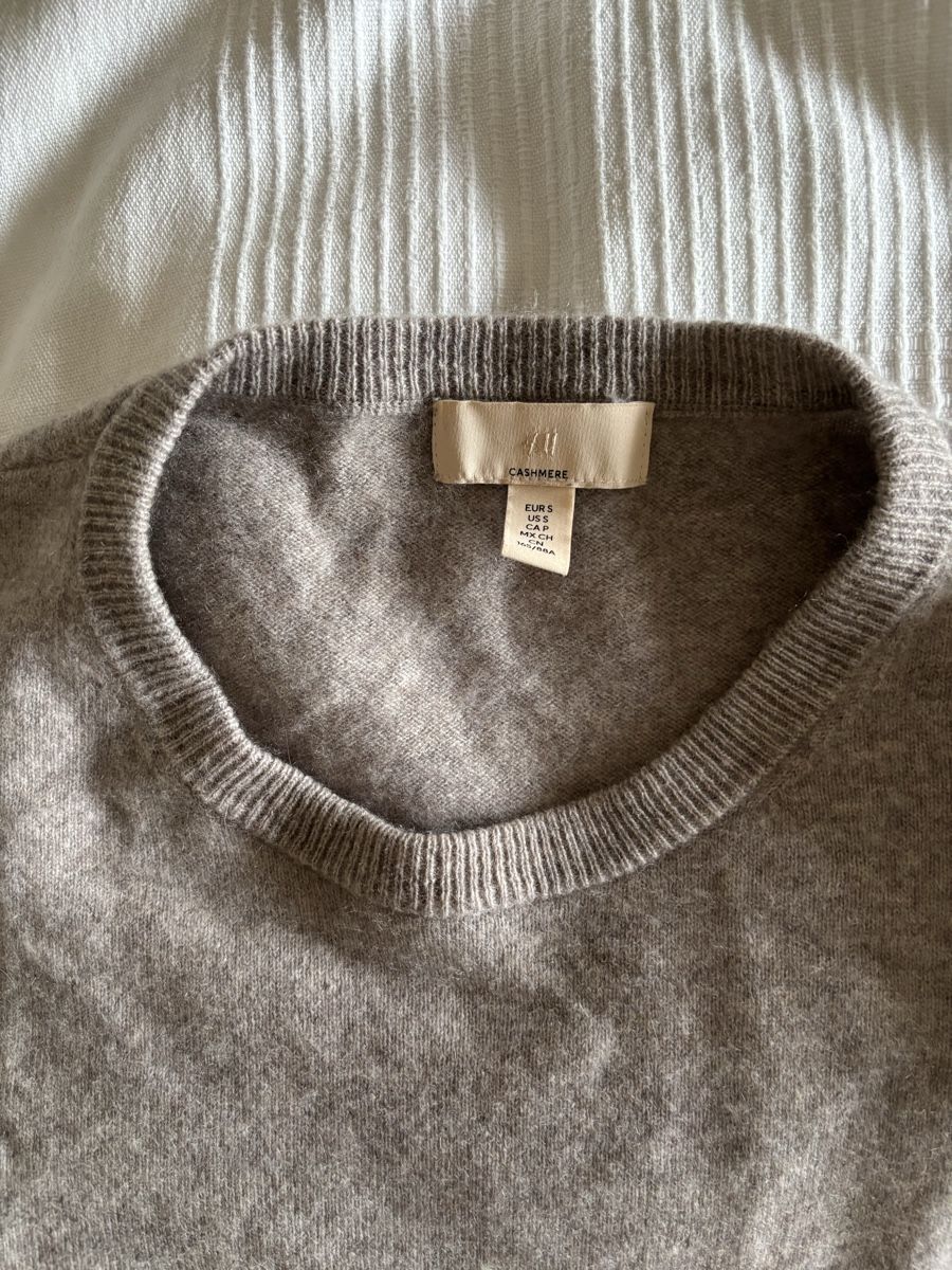 H&M Maglioni & Felpe: Kaschmir Pullover von H&M Premium greige – Usato da Winkel venduto da Zimtguetzli 2